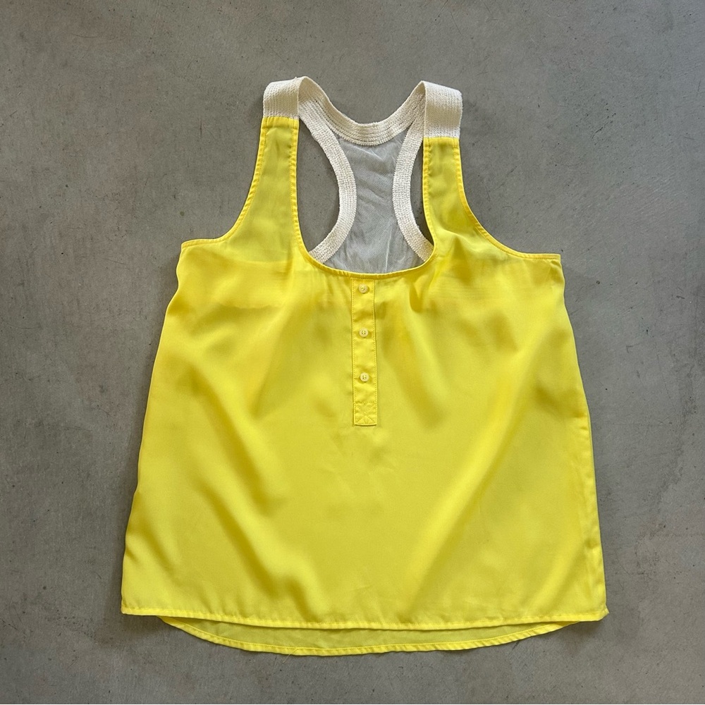 Bar III canary yellow top